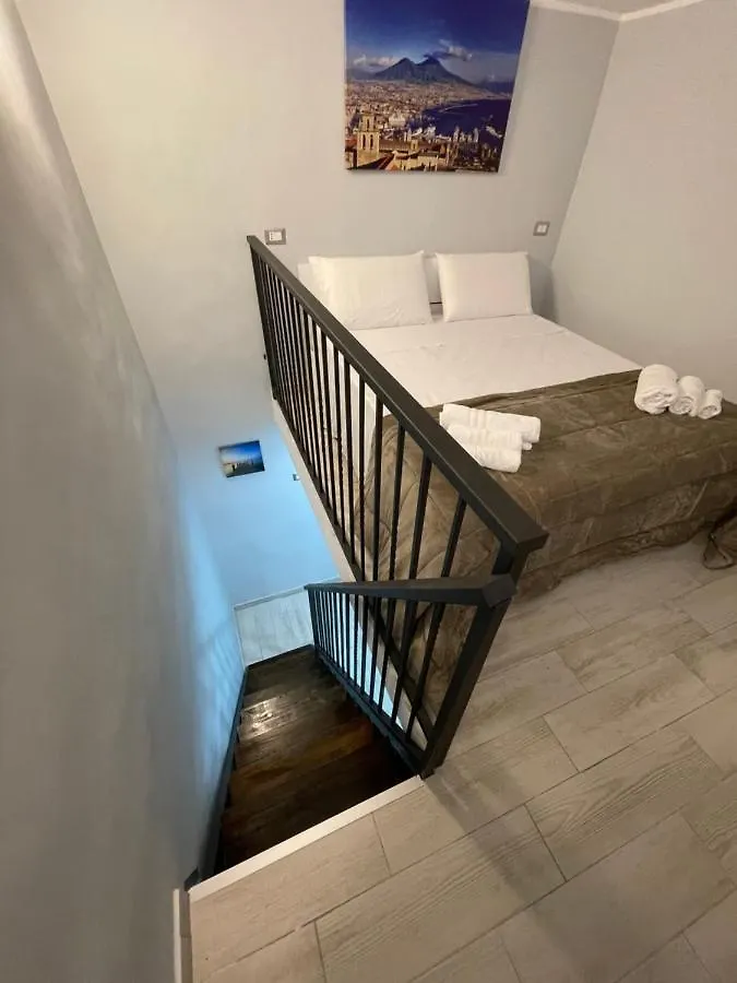 Mary House Spacca Napoli